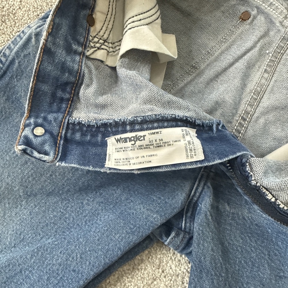Vintage Wrangler Cowboy Cut Jeans 32x38 Blue Faded - Picture 4 of 10